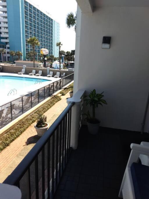 Pool Front & Across From Beach Myrtle Beach Eksteriør billede